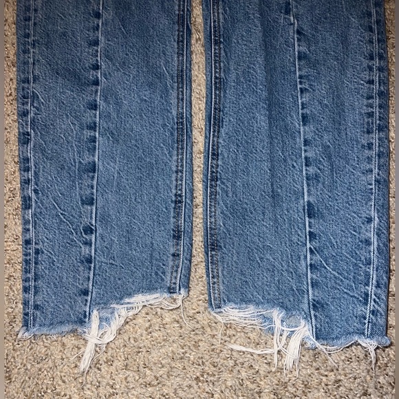 American Eagle Distressed Mom Jean Front Seam Women's Size 6 Long - Picture 7 of 7
